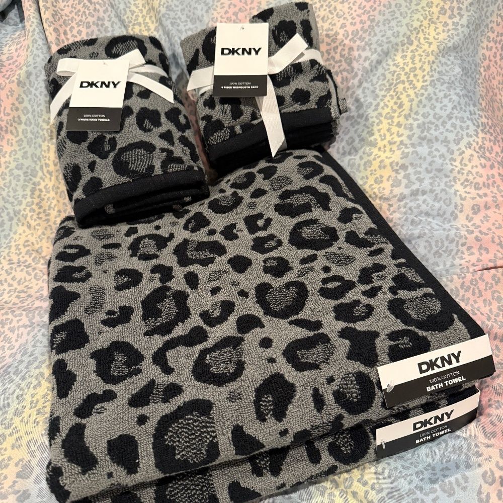New DKNY Black/Grey 8-Pc Cheetah/Leopard Print Bath Towel Set – Luxury & Style!